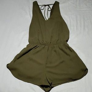 ⭐️NWOT⭐️One❤Clothing Romper